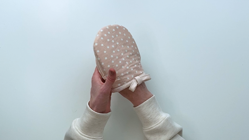 finished mini oven mitt